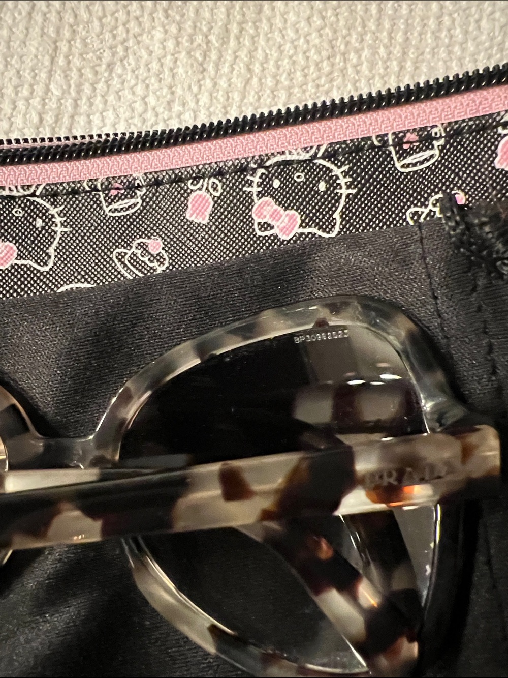 Authentic Prada Brown Tortoiseshell Cat-Eye Sunglasses
Luxury designer glasses - Picture 10 of 10